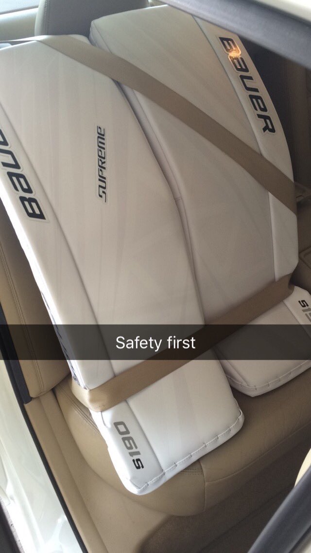 FanlyHockey's tweet photo. Every tendy knows that new pads are just as valuable as human beings. #GoalieThings https://t.co/GN78KFrYgu