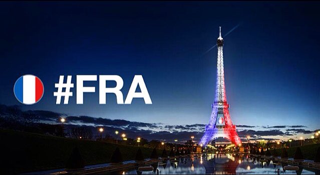 Félicitation a cette belle Équipe de France 🙏 Bravo, Merci les Bleus ⚽️🇫🇷 
#fiersdetrebleus #1000et1Paris