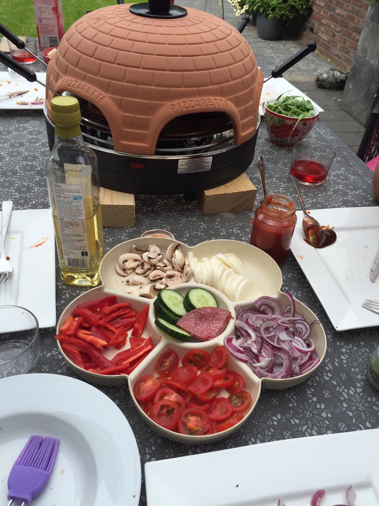 We oefenen om een stelletje pizzabakkers te worden.