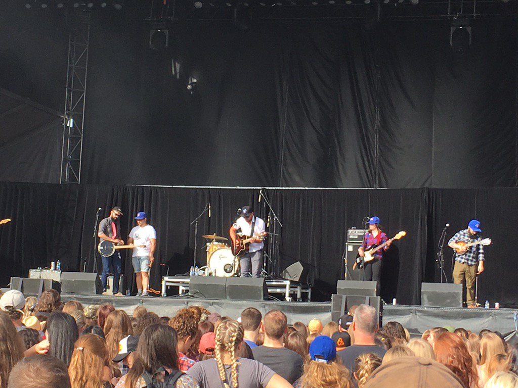 Entertaining Ottawa with #bilingual Foot stompin, hand clapping music <a href="/steamers613/">STEAMERS</a> <a href="/ottawabluesfest/">Ottawa Bluesfest</a> #rockon #music