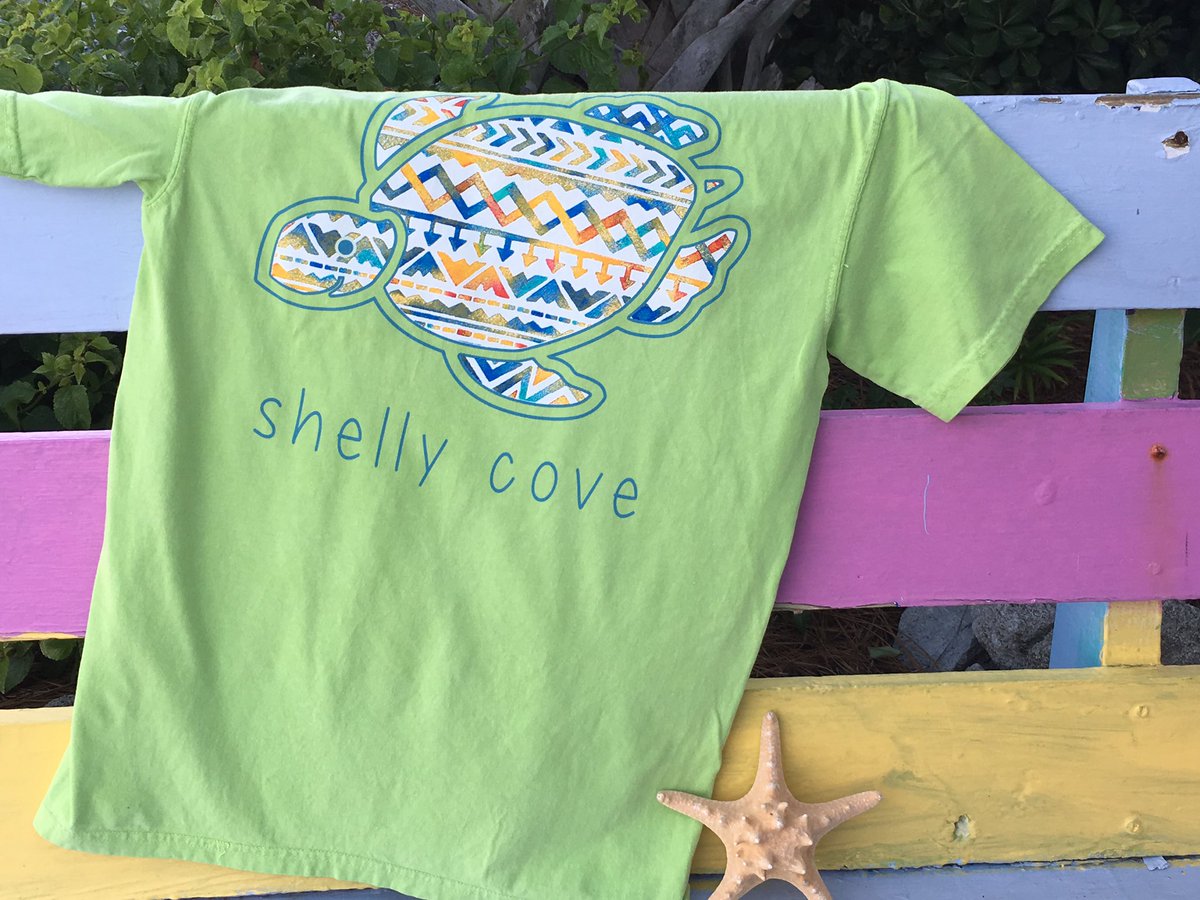 We're giving away this ONE OF A KIND Kiwi Aztec shirt! (Size Small) 😍

Follow + RT for enter! Ends tomorrow 6pmEST🐢🎉