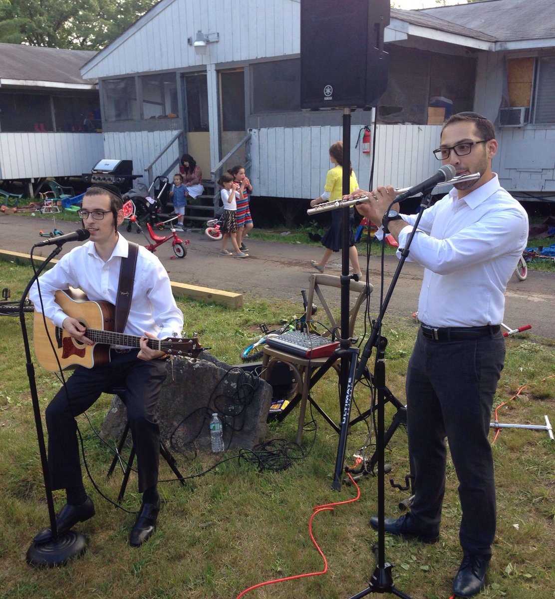 DudiKnopfler's tweet photo. A kumzits celebration in the country! Enjoying this beautiful Sunday, with the flute master, #AvrumiBasch! #A3Simcha https://t.co/Zx4VVmYdwQ