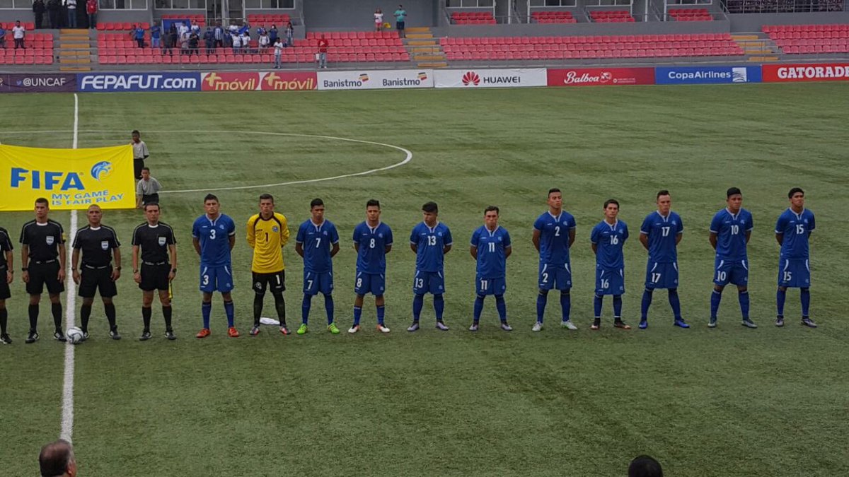 Eliminatorias UNCAF 2016: El Salvador 1 Honduras 2. CnCchiLVMAAynEW