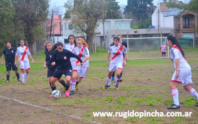 #EDLP #FútbolFemenino Pagó caros los errores | rugidopincha.com.ar/2016/07/no-hiz…