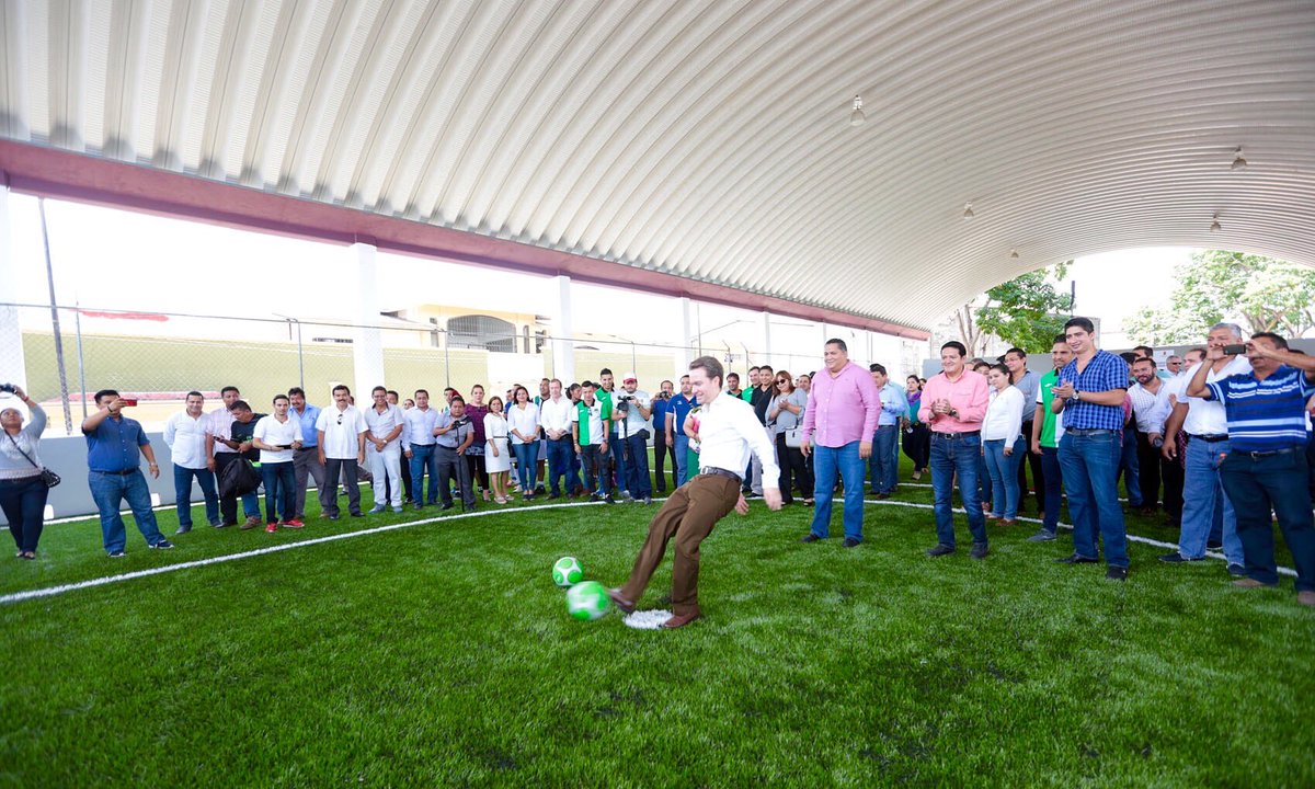 VelascoM_'s tweet photo. Construimos más espacios deportivos para fomentar hábitos saludables en la sociedad y tener comunidades más seguras. https://t.co/oFTV5h6Uxu