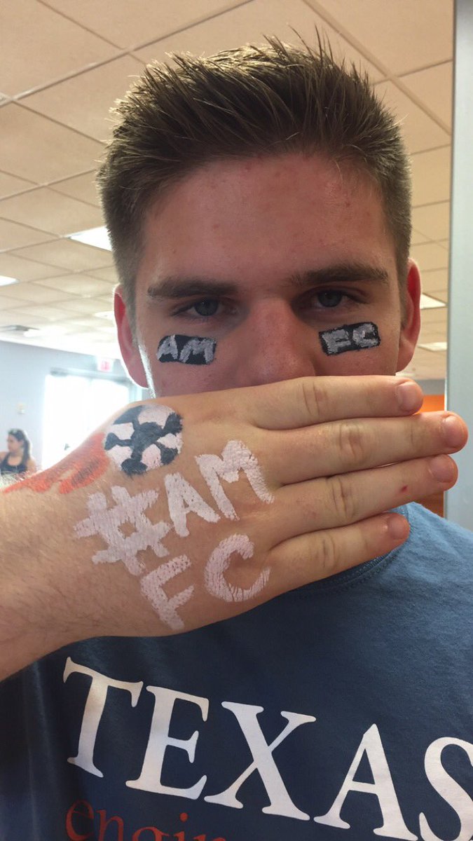 alexmorganfc's tweet photo. @duk_daniel is ready for tonight's game against the Goaldiggers, are you? #AMFC https://t.co/uHz2e7JbhA