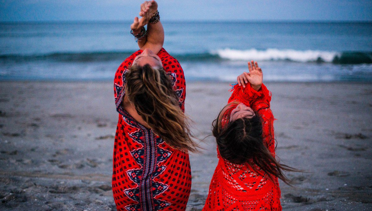 WanderlustFest's tweet photo. 8 Things Nobody Tells You About Growing Up https://t.co/6UQRSpNvew https://t.co/lFblCVOChC