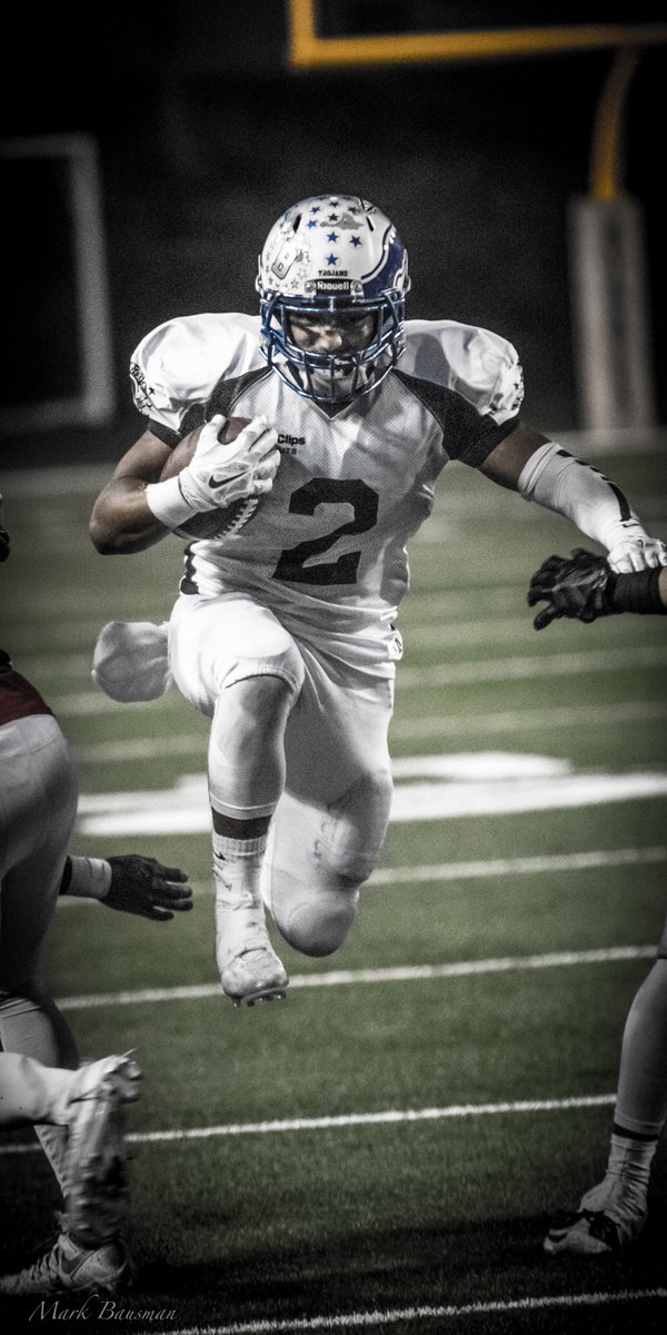 #2 David Molina finds the hole. <a href="/svcwarriors/">Warriors Football</a> <a href="/davidmolin107/">David Molina</a> <a href="/OCAllStarGame/">OC All-Star Football</a>
