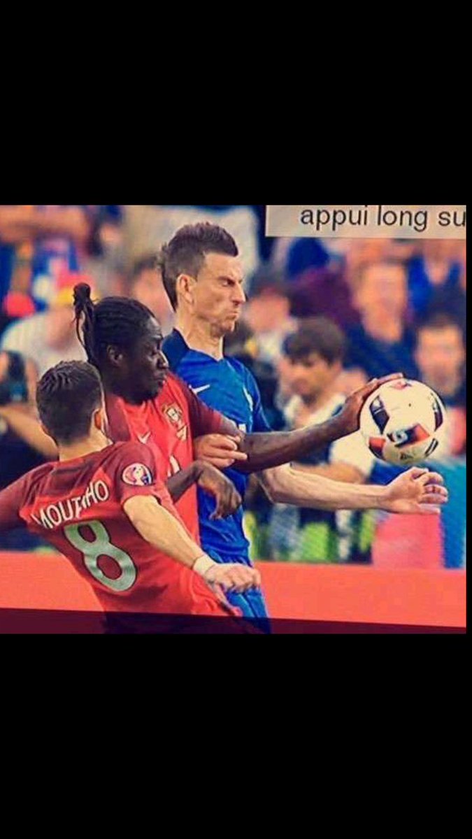 Mirko_OG's tweet photo. # Portugal  #PORFR  sinon c'est du foot ou du basket  ? https://t.co/hb6os67QjL