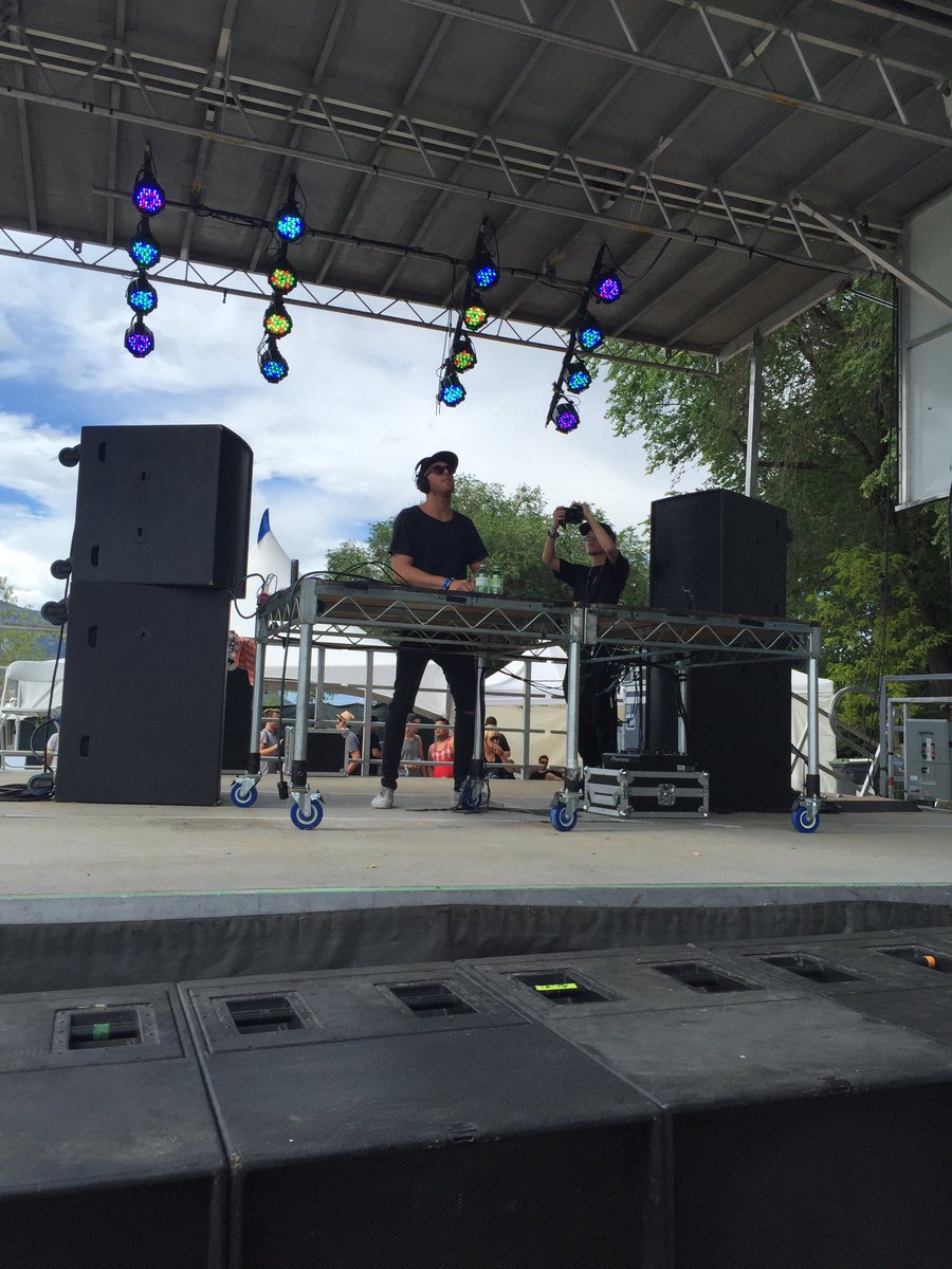 EnzeoMusic's tweet photo. Killin it brotha @SNBRNMUSIC #MECOG https://t.co/ZqeIBbnsKv