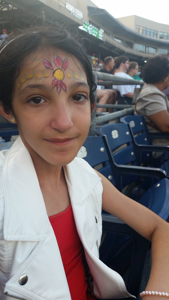 wifeofmusic's tweet photo. My baby enjoyin the @NorfolkTides game tonight #orf2mlb https://t.co/PNxWFIOSTu