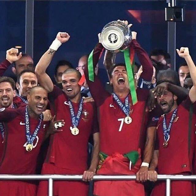 Felicidades Portugal !! Grande <a href="/officialpepe/">Pepe</a> y <a href="/Cristiano/">Cristiano Ronaldo</a> pura vida !!!