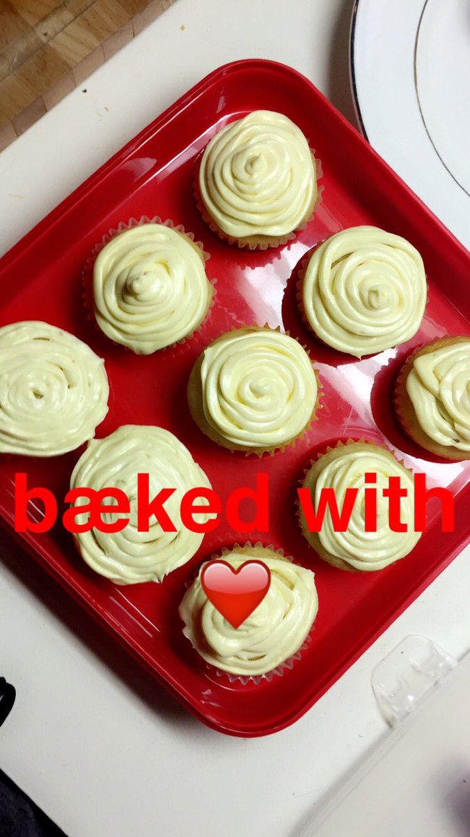 CalaiaJackson's tweet photo. Does anyone want a compulsively baked french vanilla cupcake? ππ
#NoDelivery #MustPickUp https://t.co/1cL1Se1EKQ