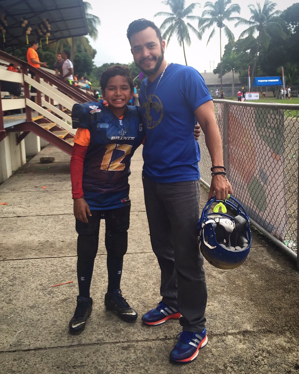 ian_507PTY's tweet photo. El el Jamboree de @AYF @AYF_Panama con @NelPGC @AYFSaints #QB12 #QB https://t.co/BPURHMKiUt