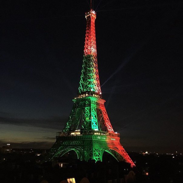 molniasport's tweet photo. Эйфелева башня сегодня ночью

#POR https://t.co/8Mo6liBshN