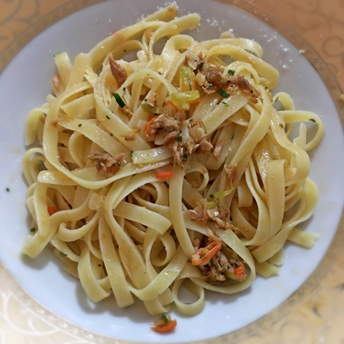 Sambil tunggu @instawa_ttv jam 2 siang ini... Jangan lupa makan siang duluuu🍝 #CleoInstawaTTVeps1