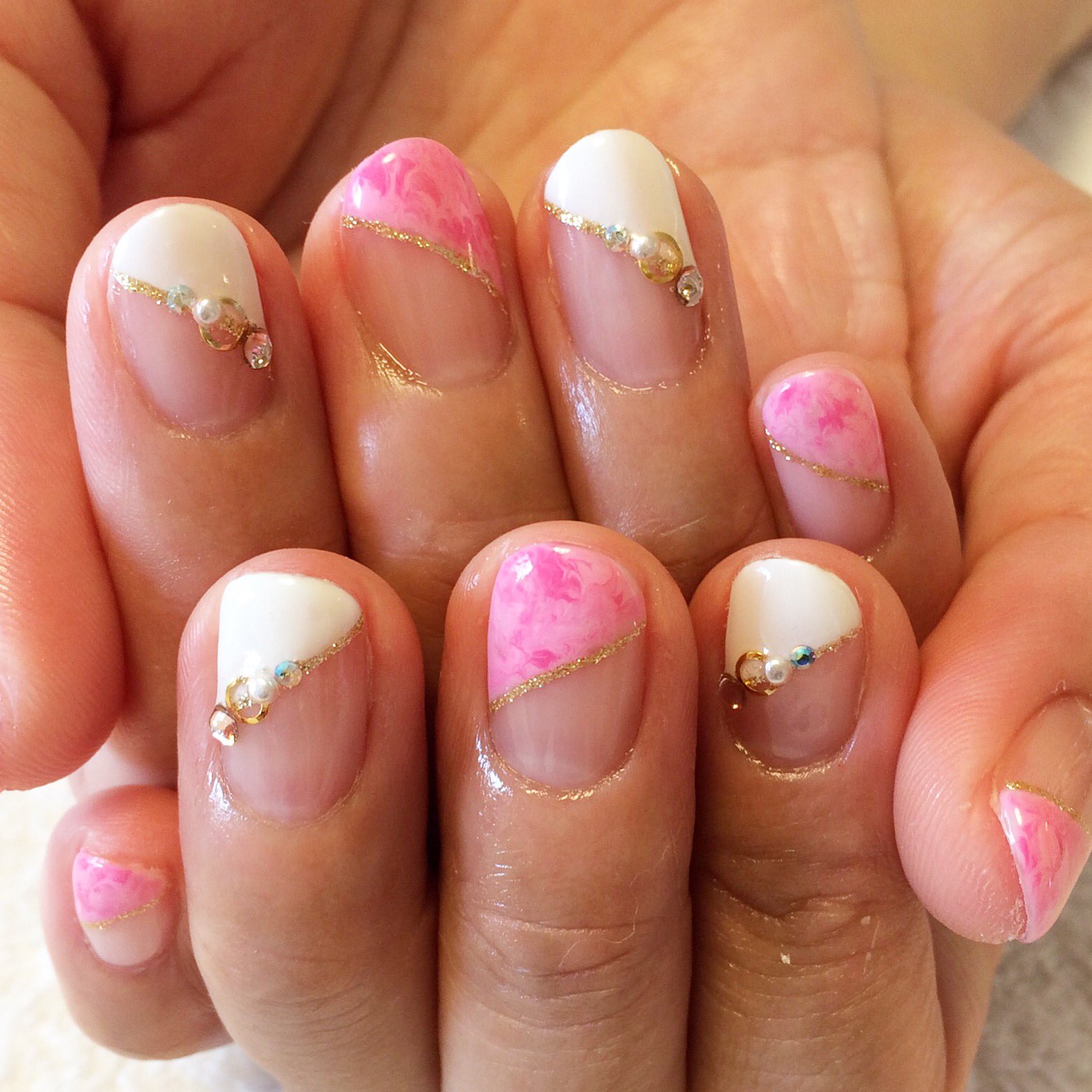 Nail Salon Crescendo 斜めフレンチ タイダイネイル 今日ご紹介するデザインは 夏になるとさらに人気がupするタイダイネイルです 五反田クレッシェンド 五反田ネイル 五反田ネイルサロン タイダイネイル 夏ネイル ピン T Co F6ggpsg0qz