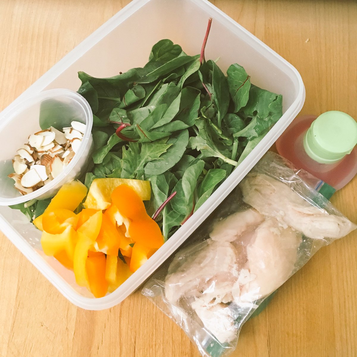 Determined Momma (@determinedwwmom) on Twitter photo Packing tomorrow's lunch w/ <a href="/earthboundfarm/">Earthbound Farm</a> power greens, rotisserie chicken, almonds, bell peppers #eatinghealthy Packing tomorrow's lunch w/ <a href="/earthboundfarm/">Earthbound Farm</a> power greens, rotisserie chicken, almonds, bell peppers #eatinghealthy