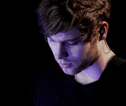 wIdthings's tweet image. heyo. i'm samuel, if you rt this for me you might just get yourself a dm !!