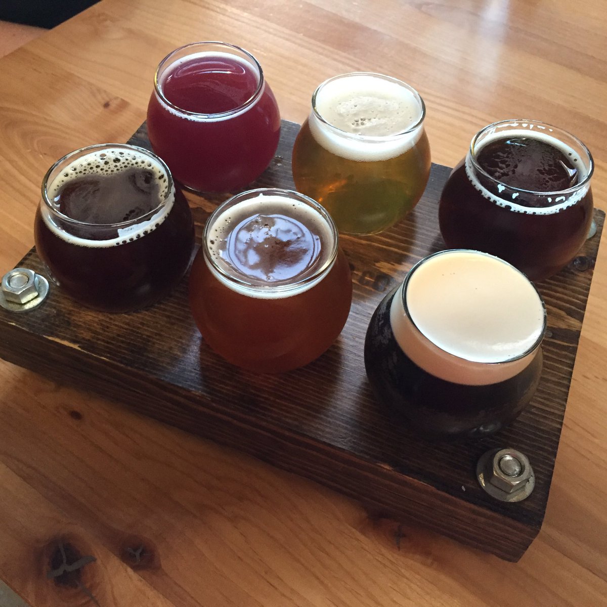 Hitting up the "new" <a href="/McFateBrewCo/">McFate's Tap+Barrel</a> to taste a few new additions. #drinklocally #chooseazbrews