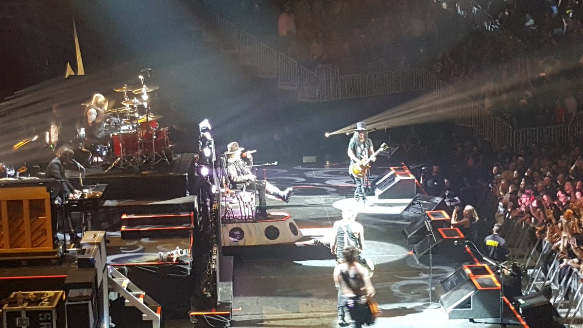 A pic from my April trip to Las Vegas visiting some old friends that I never thought I'd see again #GnFnR #entry