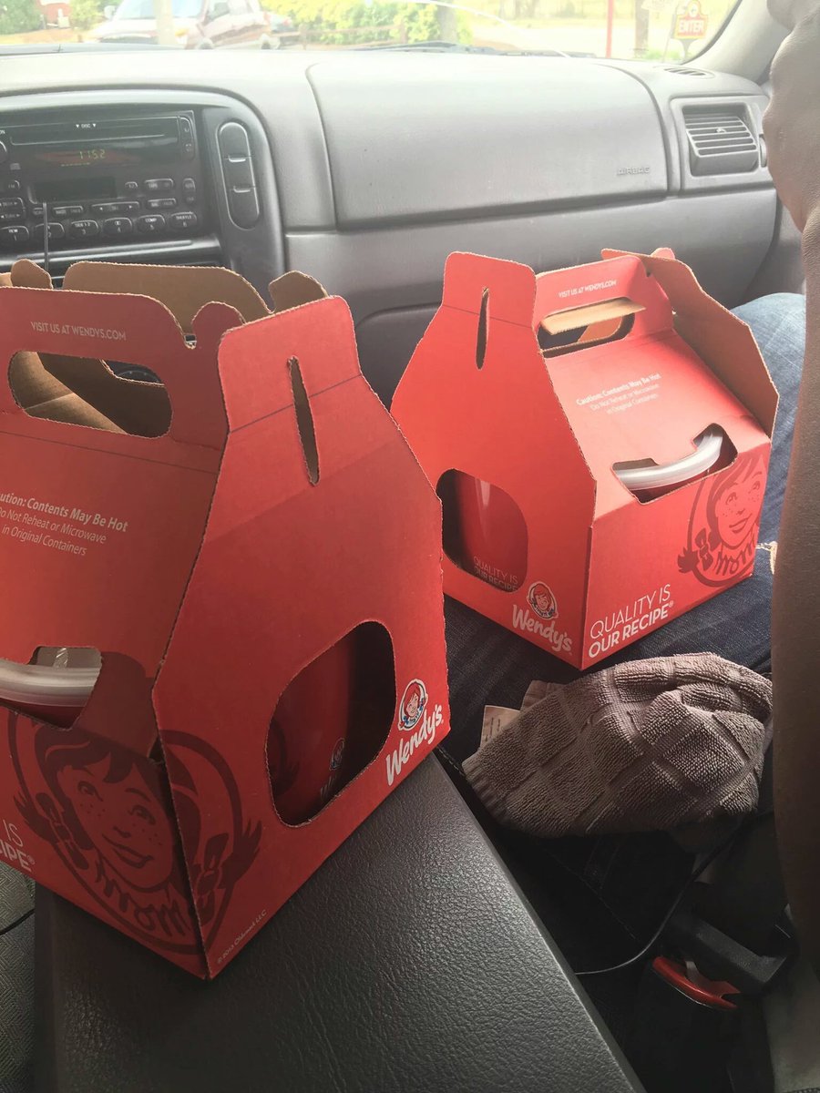 Oneysha's tweet photo. @Wendys trae 50 nuggets por $9.99 💖
Salva a un squad con tu retweet🚨🚨🚨🚨🚨 https://t.co/YB0n5uTOX8