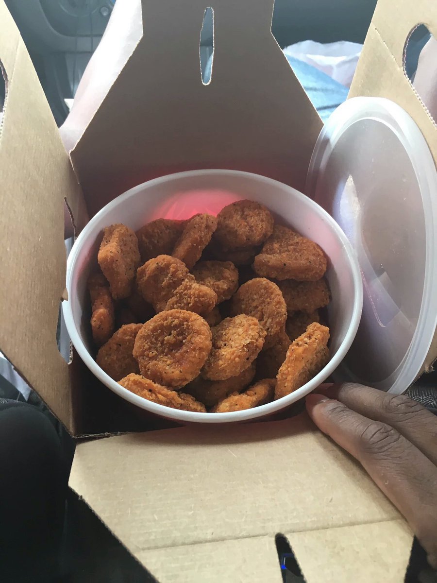 Oneysha's tweet photo. @Wendys trae 50 nuggets por $9.99 💖
Salva a un squad con tu retweet🚨🚨🚨🚨🚨 https://t.co/YB0n5uTOX8