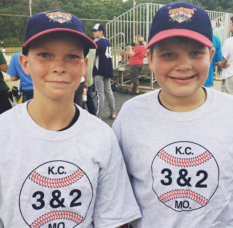 clareomcclaren's tweet image. #waldothunder boys wore their #cooperstowndreamspark hats tonight in honor of #loupresutti #ripcoach #kc3and2