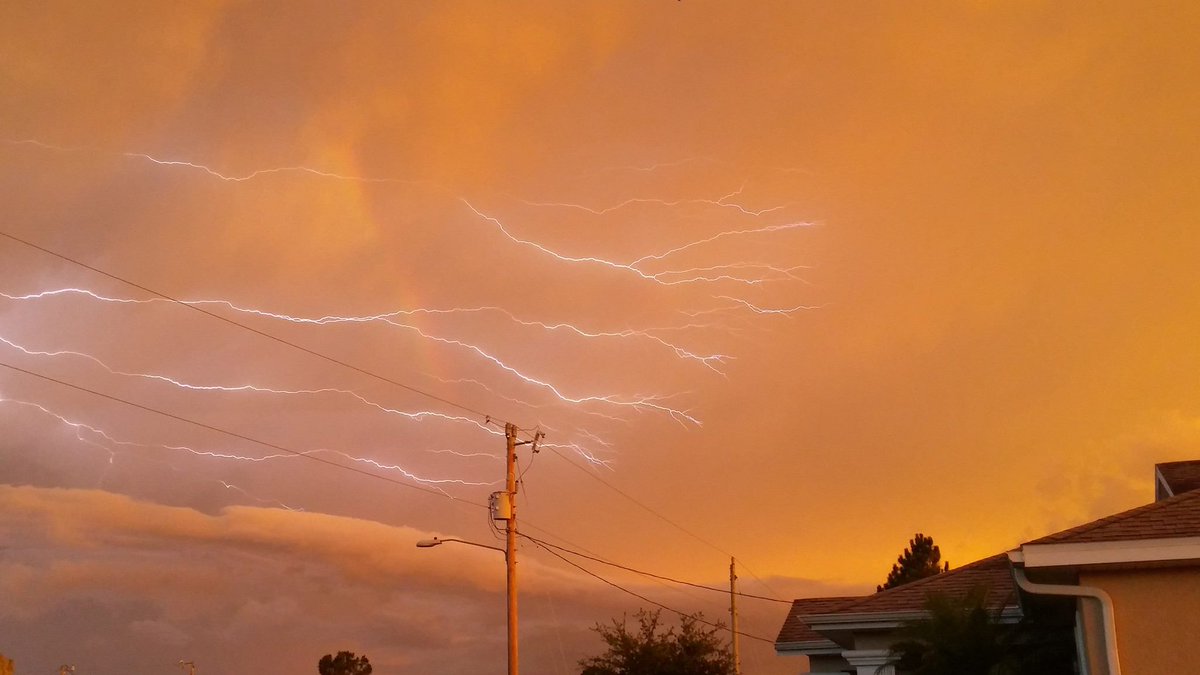 weatherchannel's tweet photo. Lightning rainbow lights up Florida sky: https://t.co/aRGBPNWh5I (Photo Credit: Kelly and Chris Windbigler) https://t.co/IXkElqjSFv
