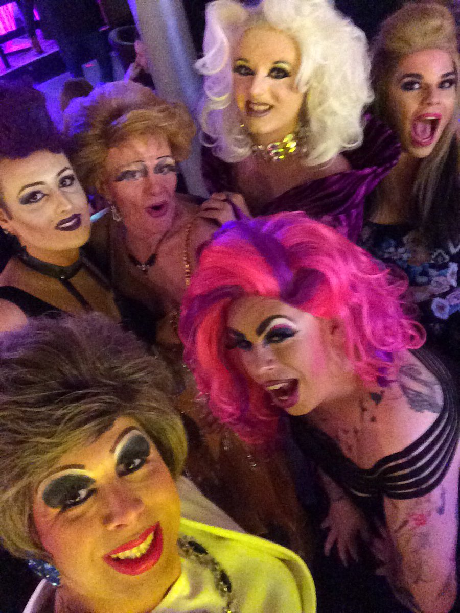 More Drag than you can shake a stick at! <a href="/SparkleWeekend/">Sparkle - The National Transgender Charity</a> selfie in the <a href="/villageshowbar/">Fuzion Club</a> with the @BarPopMCR team 👠😘