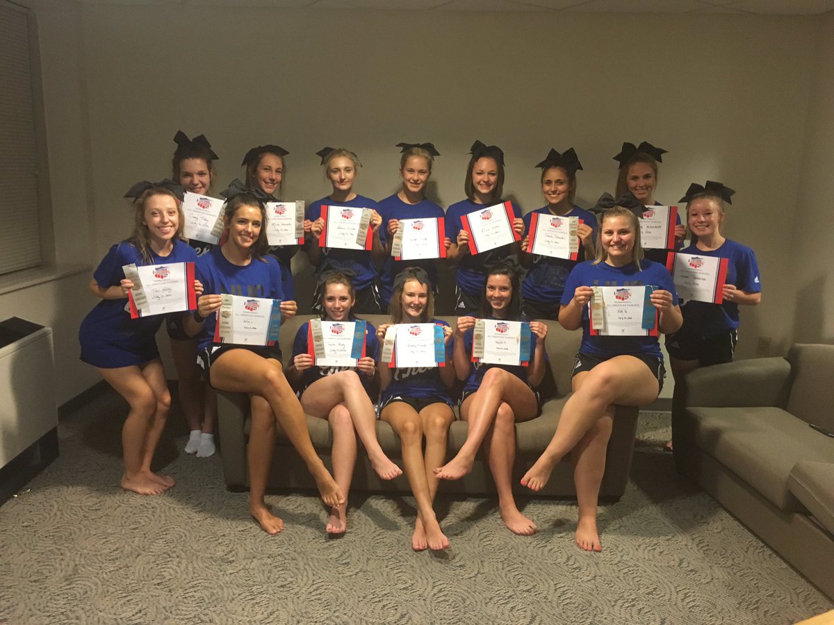HHS_Athletics's tweet image. Congratulations to the 14 @HillsboroCheer All-American nominations from day 1 of camp. 
FEAR THE BOW