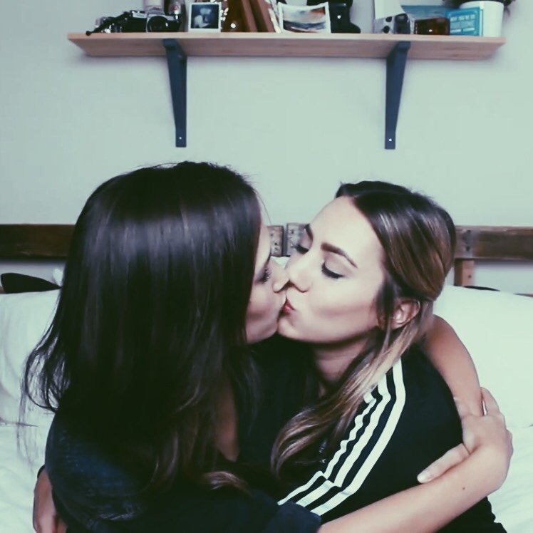 BollosaurioRex's tweet photo. 👭💕 https://t.co/FiGqDL0D0W