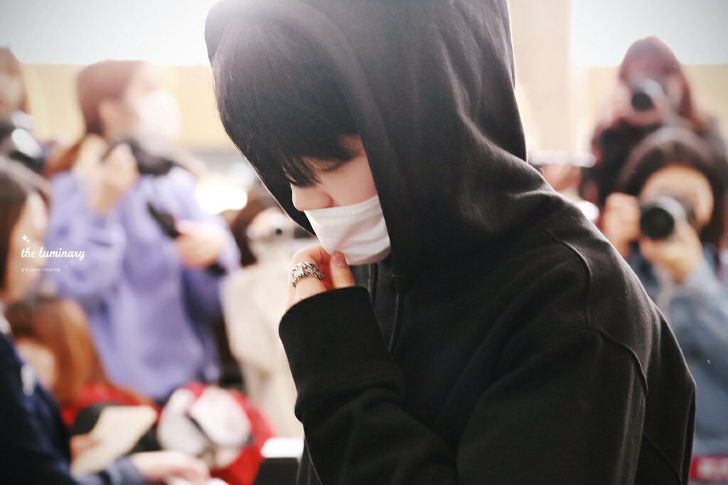 Jimin_Mexico's tweet photo. #jiminbiased ¿creen que lo reconocerian si lo vieran así en la calle? 😱😍 #JIMIN
#LoveWarOfHormoneBTS #HugBTS
Cr.📷 https://t.co/8TMv6bmGLf