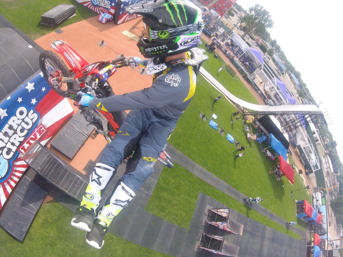 NateAdams741's tweet image. @rickycarmichael style...
#easyandfun #doublecan #oldschool #style #GoPro #DeftFam @MonsterEnergy @Deft_family