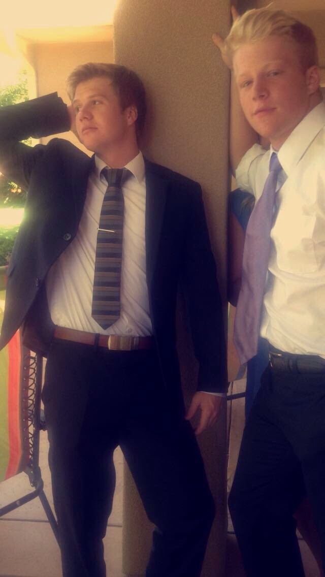 Chris10senJonas's tweet photo. What tf am I going to do without my best homies?😭😭 I love these guys and they will be fantastic missionaries!!❤️ https://t.co/3Nxl1v6bRH