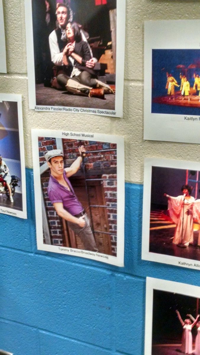 KatieJuster's tweet photo. Saw this photo of @TommyBracco at #InterlakesTheatre...what the what?! #casual #newsies  #broadway #nbd #crazycool https://t.co/oL4tnLDe2w