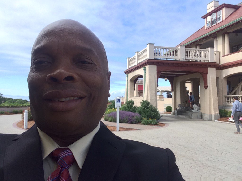 lovguy10's tweet image. It is a beautiful day at Evens wedding