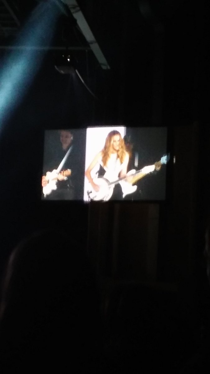 shortbanks2014's tweet photo. More pic from Dixie chicks concert #DCXPortland https://t.co/FKyILX4z7k