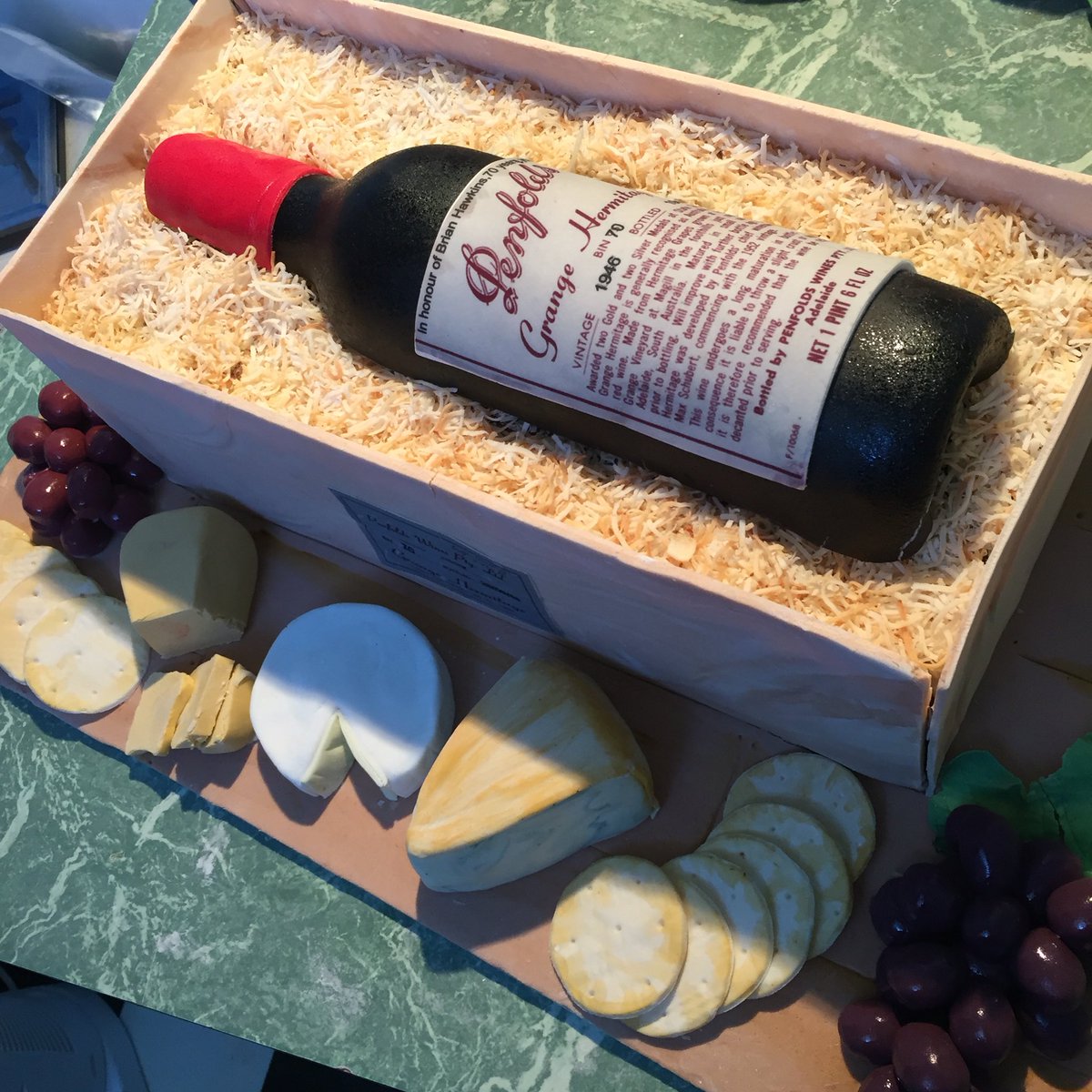 Would you like some wine with your cheese( or shall we just have dessert ? 😝)#cakedecorating #grangehermitage