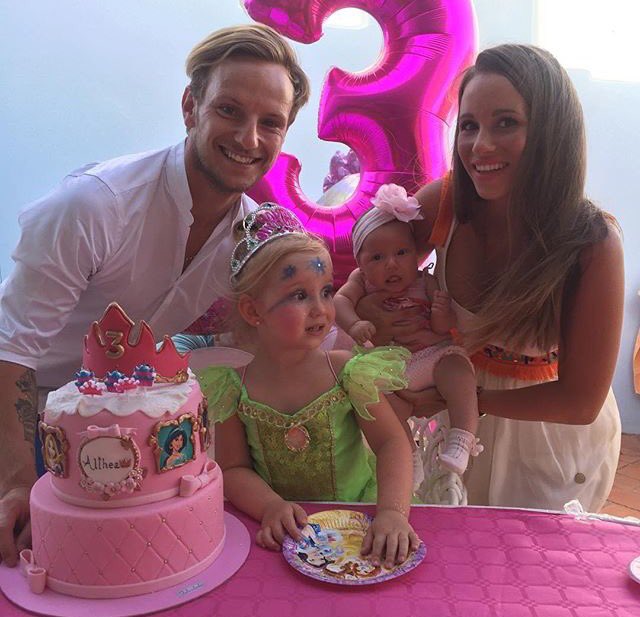 ivanrakitic's tweet photo. 🎉🎂3️⃣❤️ ¡¡¡Muchas felicidades mi Princesa!!! 😍👧🏼 https://t.co/uAMVkarnwQ
