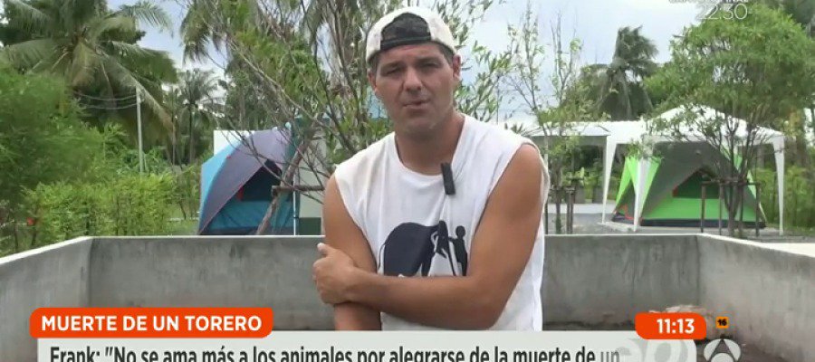 A3Noticias's tweet photo. Frank Cuesta: "No se ama más a los animales por alegrarse de la muerte de un torero" ► https://t.co/ZFJpRcuP7p https://t.co/KLHSxRpeGK