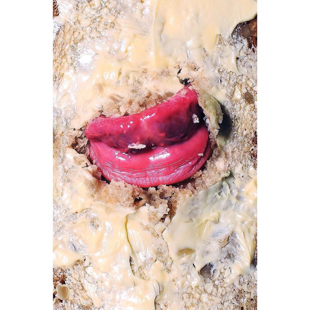 zimmer303's tweet photo. So simple, so tasty
"Butterbrot mit Salz" 16/16
Carla Westermeyer
#zimmer303 #photography … https://t.co/HbGbfj204o https://t.co/EBth3dVnMx