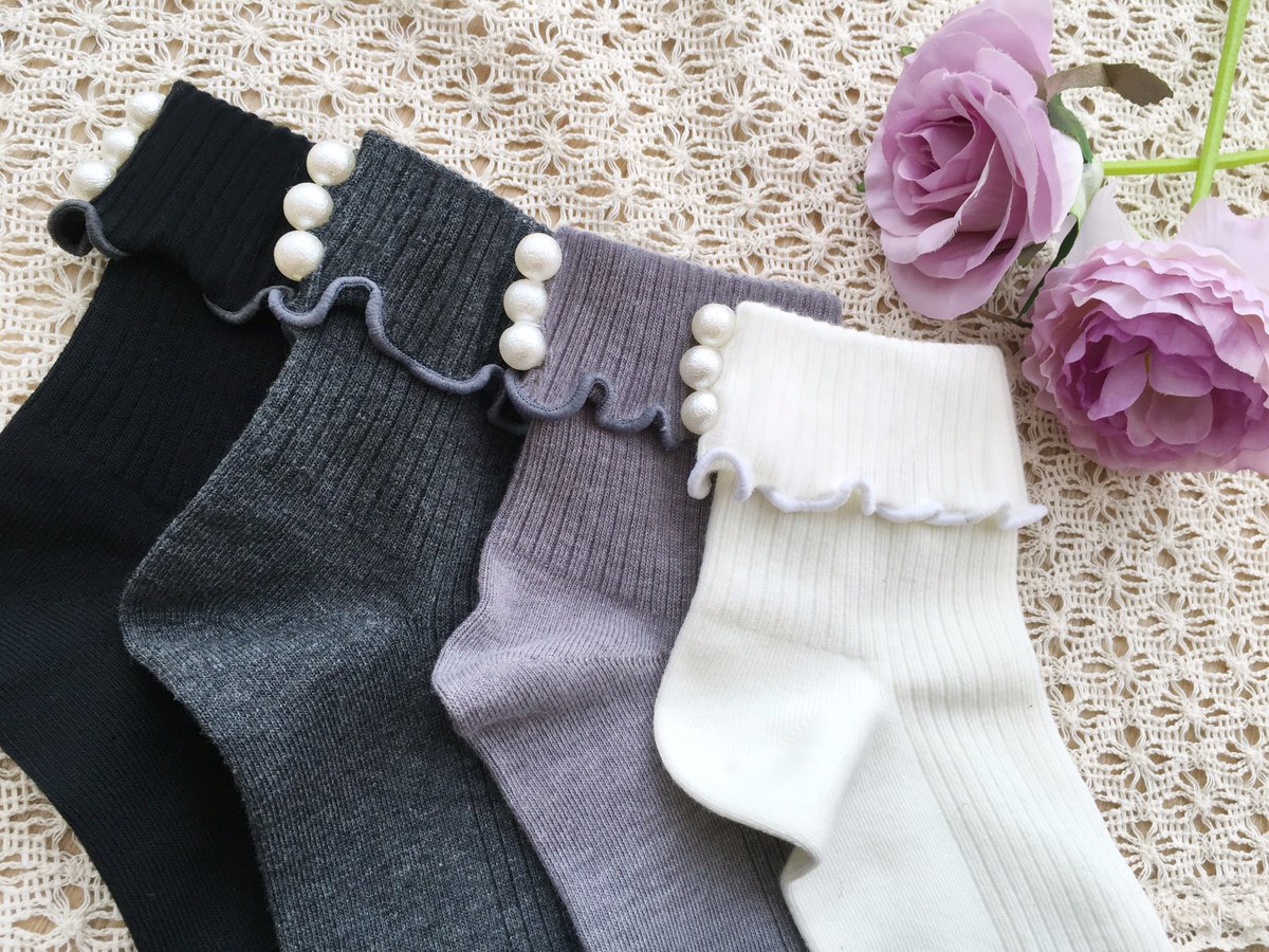 チュチュアンナ 入荷予告 Twitterから生まれたオリジナルソックス ベロアリボン と くすみパール がポイントの 靴下が いよいよ明日 オンラインストア限定で入荷します ﾟ 感 ﾟ ﾟ艸ﾟ 激 ﾟ お楽しみに