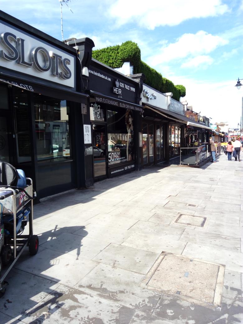 @heiroflondon <a href="/Aquum/">Aquum</a> your patrons will have no more sticky feet #GumGone with <a href="/GumBlitzer/">Gum Blitzer</a> with <a href="/thisisclapham/">This is Clapham</a>