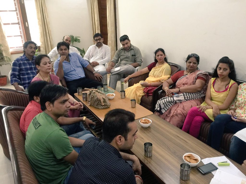 slumfoundation's tweet photo. स्लम फॉउन्डेशन दिल्ली के कार्यकारिणी की बैठक में उपस्थित स्लम फॉउन्डेशन दिल्ली के पदाधिकारी गण।
@Jaijagriti https://t.co/Jqonh4jPvx
