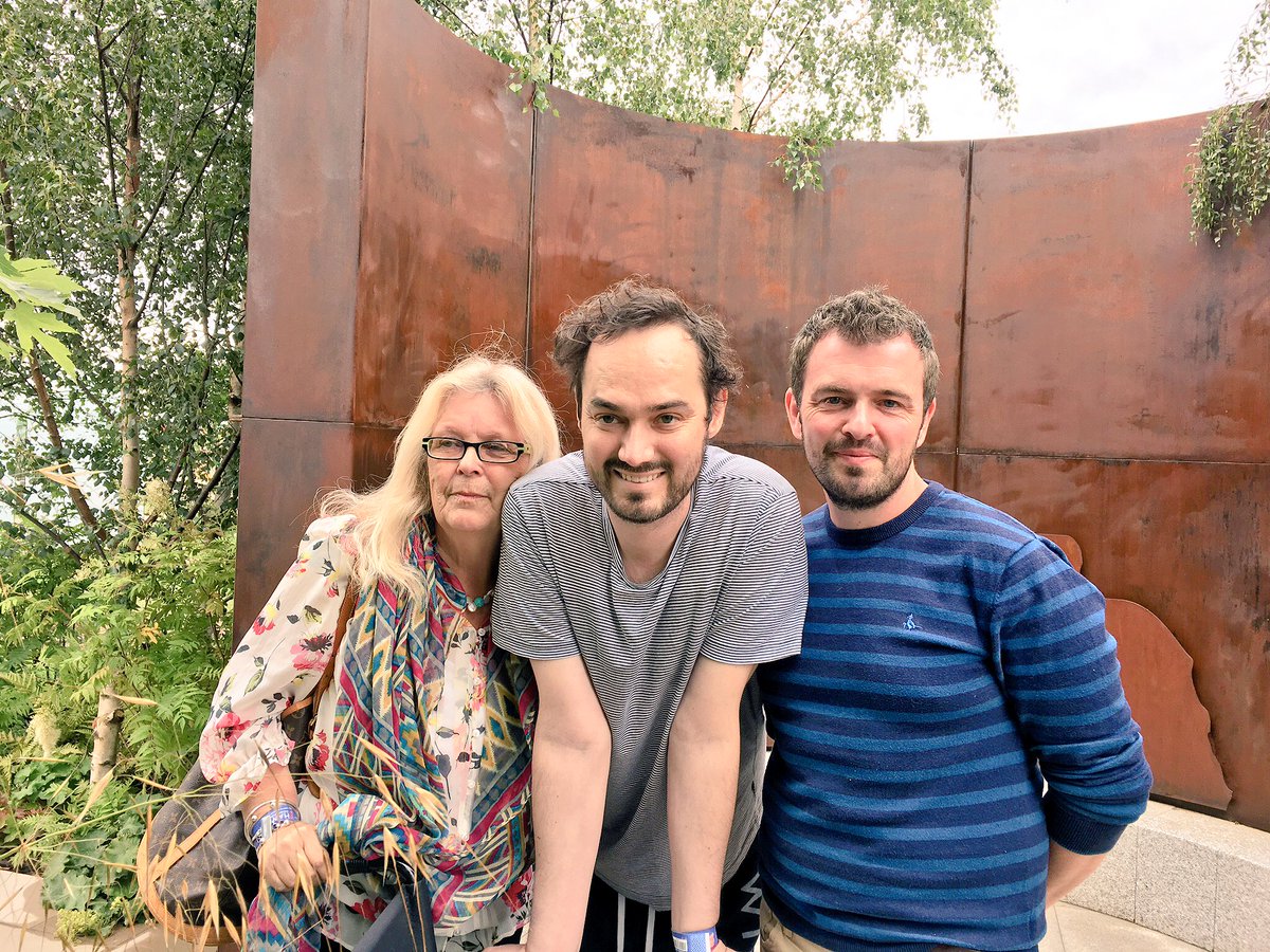 Eshkol_'s tweet photo. And not forgetting the ever glamorous @MrJinksy https://t.co/Lxxlz8Uno6
