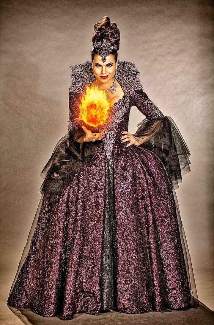 rtvsfav1234's tweet photo. RT - The Evil Queen
LIKE - Regina Mills https://t.co/9QglLi9CAF