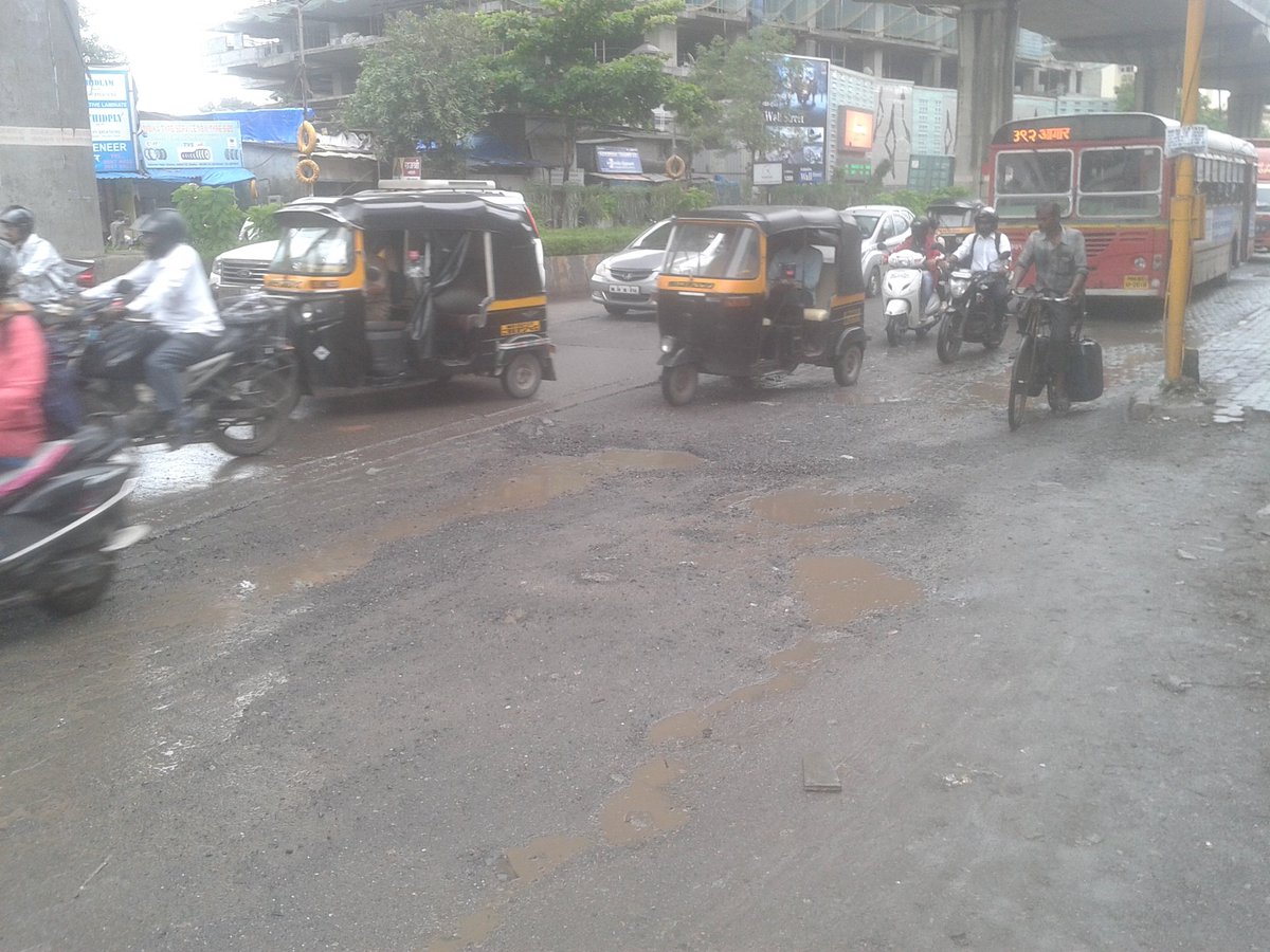 sakal_cityspeak's tweet photo. My name ia paver block I m coming soon #PotHoleDrive @RidlrMUM @mumbaitraffic @RoadsOfMumbai  @smart_mumbaikar https://t.co/LxWogx3KYq