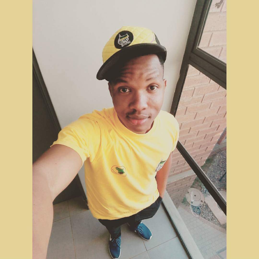 buti_omdala's tweet photo. #ANCMCM my chief advisor. Spin doctor. Brother @BafanaMdhluli , a sound political analyst #VoteANC maqabane of PTA https://t.co/bGawITEmr9