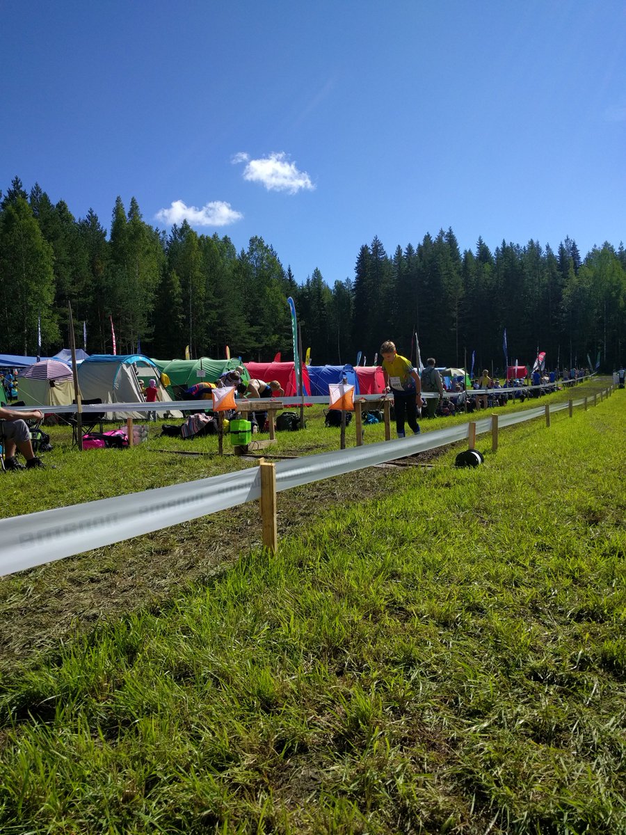 Fin5_2016's tweet photo. Toisen päivän ensimmäiset maaliintulijat maalissa! #suunnistus #Fin5 https://t.co/RlK1kyPDcJ
